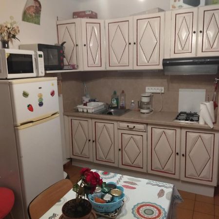 Reynès F1 Chambre Et Cuisine מראה חיצוני תמונה