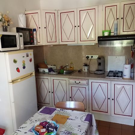 Reynès F1 Chambre Et Cuisine מראה חיצוני תמונה
