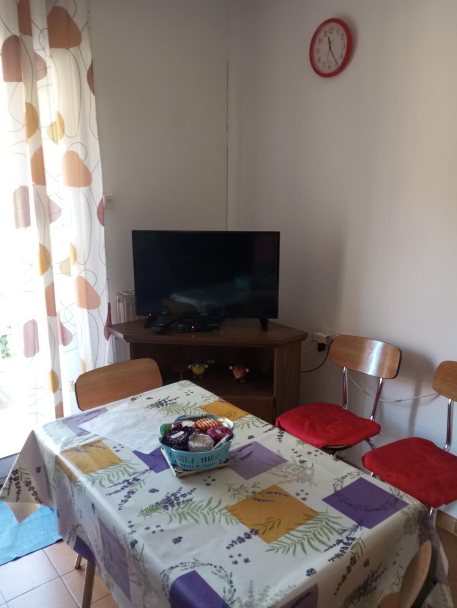 Reynès F1 Chambre Et Cuisine מראה חיצוני תמונה
